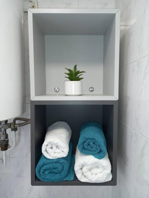 Appart 2/4 Pers Proche Centre Avec Balcon, Parking Narbonne Ngoại thất bức ảnh