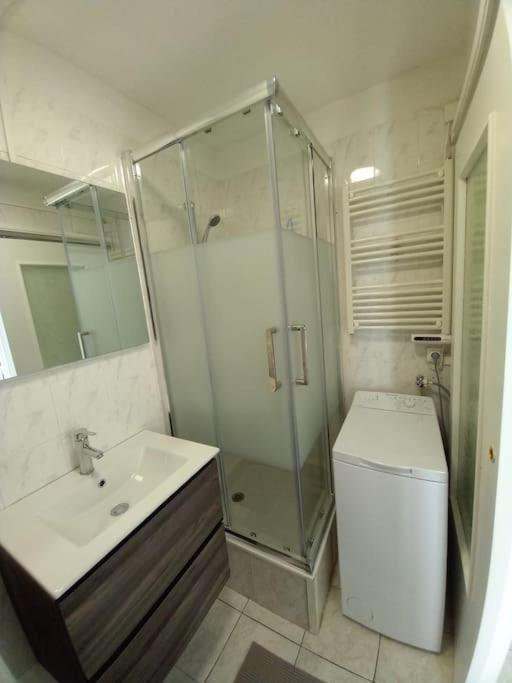 Appart 2/4 Pers Proche Centre Avec Balcon, Parking Narbonne Ngoại thất bức ảnh